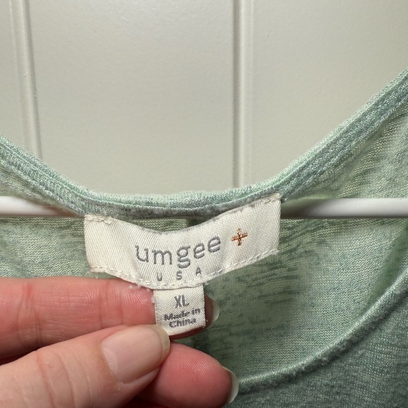 Umgee high low extra large, long sleeve top - Picture 3 of 5